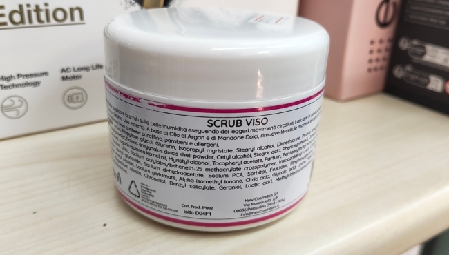 Jol� Professional | Scrub Viso Fresh+ da 250ml